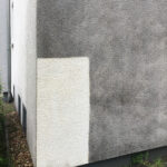 kostenfreie Probefläche vor Ort zeigt den Unterschied vor und nach der Fassadenreinigung