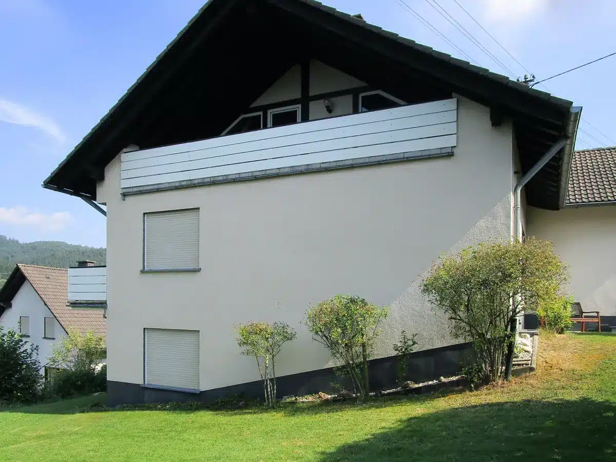 Beispiel einer gepflegten Fassade nach Reinigung