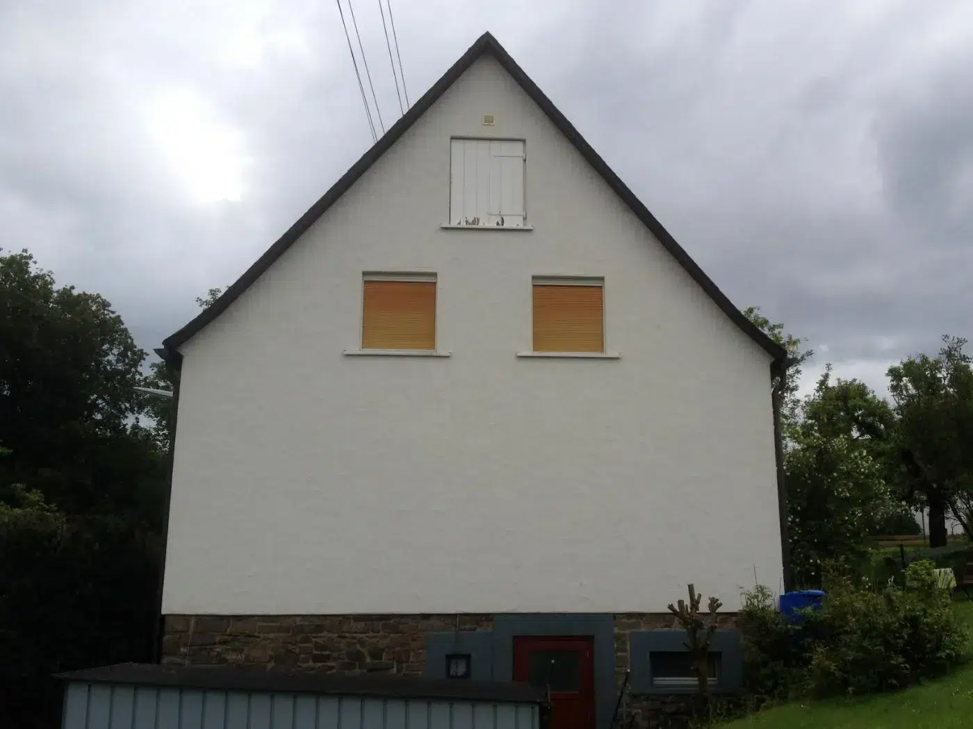 Hausfassade nach der Fassadenreinigung