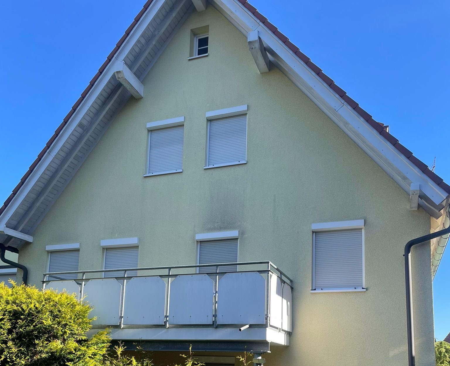 Hausfassade in Stuttgart vor der Fassadenreinigung (Vorher-Foto)