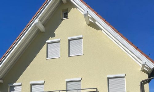 Saubere Hausfassade in Stuttgart nach der Fassadenreinigung (Nachher-Foto)
