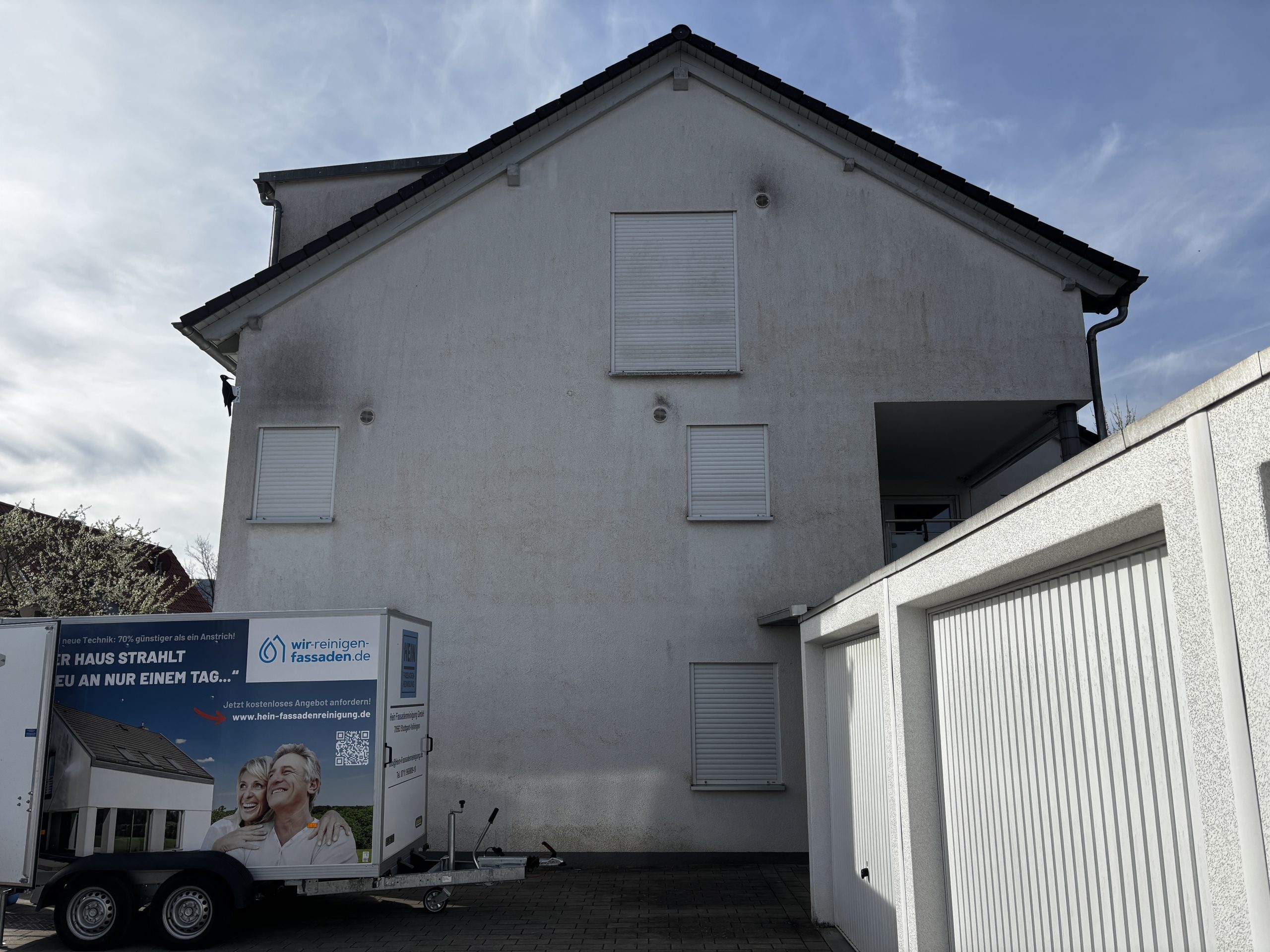 Verschmutzte Hausfassade in Göppingen vor der Fassadenreinigung