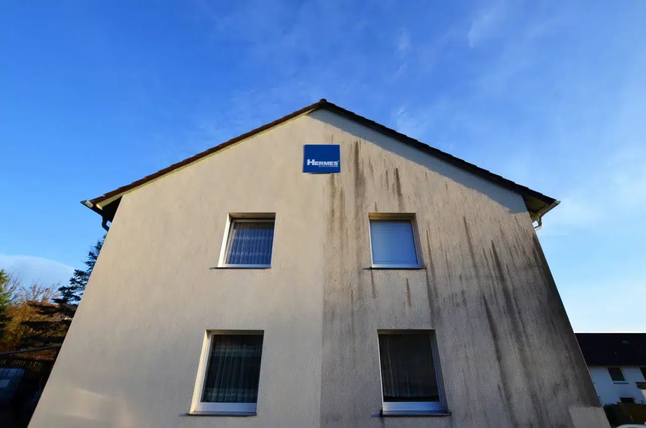 Hausfassade nach der Fassadenreinigung