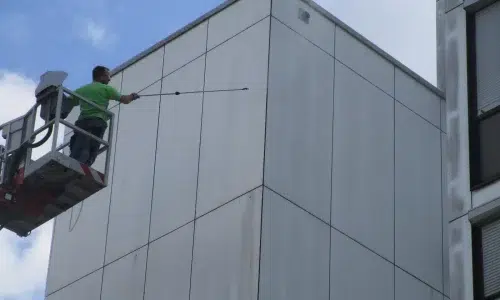 Eternitfassade reinigen lassen