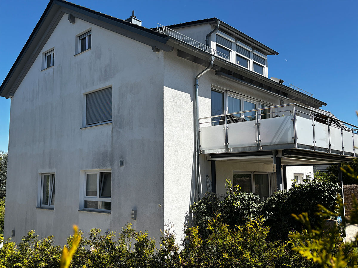 Verschmutzte Fassade in Leinfelden-Echterdingen vor der Fassadenreinigung
