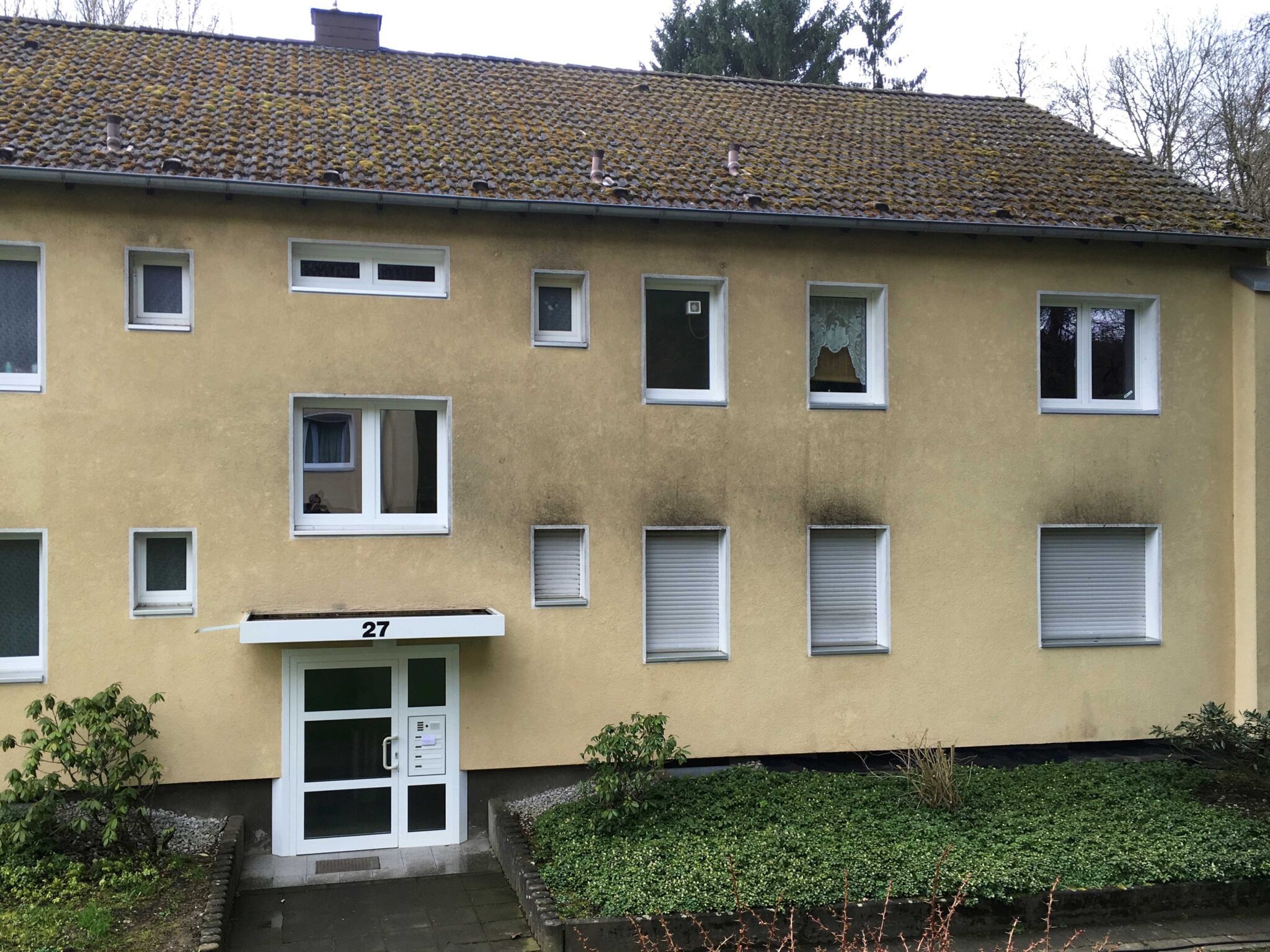 Hausfassade vor der Fassadenreinigung