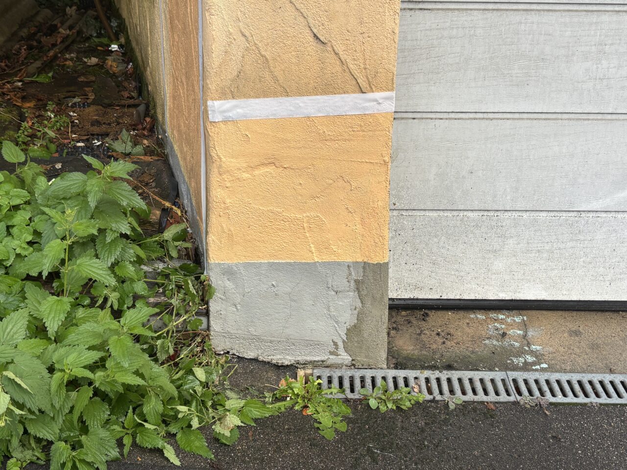 Probefläche vor der Fassadenreinigung Stuttgart